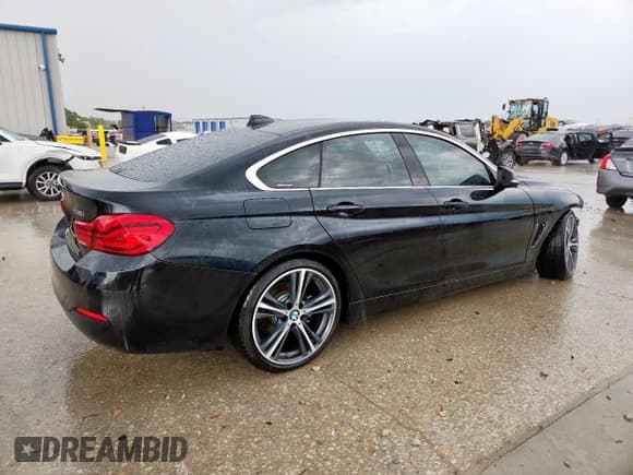 ✅ 2018 BMW 4 Series 430i • VIN: WBA4J1C53JBG76492 • Лот: 68498765. Опубликован ранее на Copart с пробегом 47 225 миль. Бесплатный доступ к архиву аукционных продаж из США и подробный отчёт об истории автомобиля на DreamBid. Изображение 3.