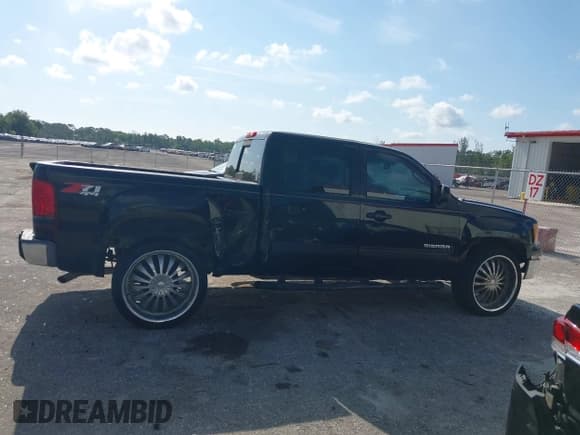 ✅ 2011 GMC Sierra 1500 SLT • VIN: 3GTP2WE37BG123629 • Лот: 42327267. Опубликован ранее на IAAI с пробегом Не указан. Бесплатный доступ к архиву аукционных продаж из США и подробный отчёт об истории автомобиля на DreamBid. Изображение 13.