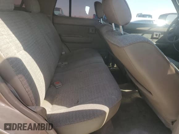 ✅ 1995 Toyota 4Runner • VIN: JT3VN39W6S0196193 • Лот: 67557925. Опубликован ранее на Copart с пробегом 186 525 миль. Бесплатный доступ к архиву аукционных продаж из США и подробный отчёт об истории автомобиля на DreamBid. Изображение 11.