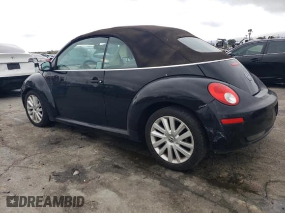 ✅ 2010 Volkswagen Beetle • VIN: 3VWRG3AL4AM009194 • Lot: 48817135. Listed on Copart with 137,502 mi. Free auction sales archive from the USA and detailed vehicle history report at DreamBid. Image 2.