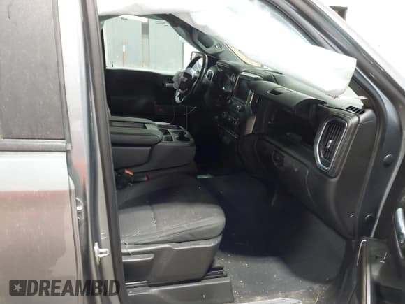 ✅ 2021 Chevrolet Silverado 1500 LT • VIN: 1GCUYDED8MZ345551 • Lot: 43242245. Wystawiony na IAAI z przebiegiem Nie podano. Bezpłatny archiwum sprzedaży aukcyjnych z USA i szczegółowy raport historii pojazdu na DreamBid. Zdjęcie 5.