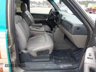 ✅ 2000 Chevrolet Suburban LT • VIN: 3GNFK16T8YG220495 • Лот: 41758910. Опубликован ранее на IAAI с пробегом 258 226 миль. Бесплатный доступ к архиву аукционных продаж из США и подробный отчёт об истории автомобиля на DreamBid. Изображение 5.
