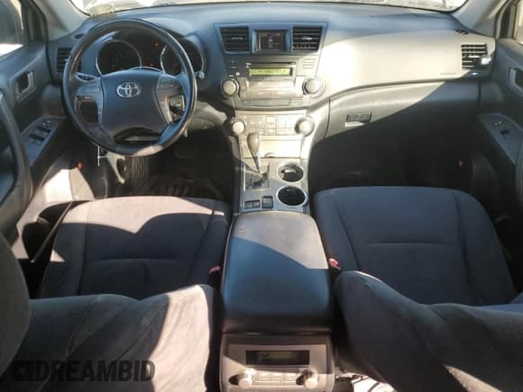 ✅ 2010 Toyota Highlander Sport • VIN: 5TDXK3EH1AS002007 • Lot: 88978155. Listed on Copart with 261,582 mi. Free auction sales archive from the USA and detailed vehicle history report at DreamBid. Image 8.