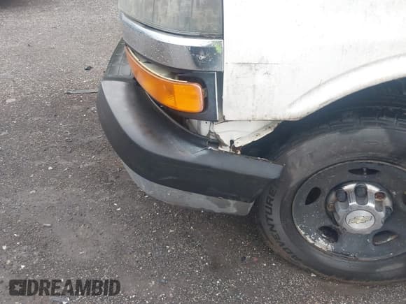 ✅ 2011 Chevrolet Express Passenger 1LT • VIN: 1GAZG1FG3B1143835 • Lot: 42649421. Wystawiony na IAAI z przebiegiem 162 129 mil. Bezpłatny archiwum sprzedaży aukcyjnych z USA i szczegółowy raport historii pojazdu na DreamBid. Zdjęcie 6.