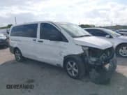 ✅ 2023 Mercedes-Benz Metris • VIN: W1WV0FEY8P4234904 • Lot: 41459733. Wystawiony na IAAI z przebiegiem 51 432 mil. Bezpłatny archiwum sprzedaży aukcyjnych z USA i szczegółowy raport historii pojazdu na DreamBid. Zdjęcie 1.