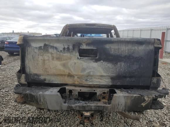 2015 Chevrolet Silverado 2500HD Work Truck z VIN 1GC1KUEG8FF107024, wystawiony jako Copart lot #42746245 z przebiegiem Nie podano mil oraz Nie do naprawy • Non repairable. Historia ofert i sprzedaży dostępna na DreamBid. Obrazek 6.