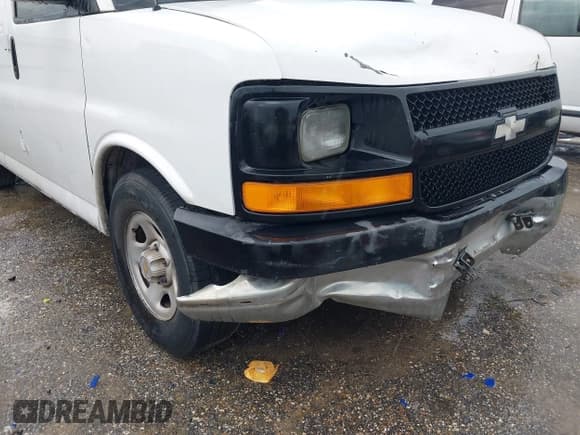 ✅ 2004 Chevrolet Express Cargo • VIN: 1GCFG15X441106582 • Lot: 42511421. Listed on IAAI with 243,577 mi. Free auction sales archive from the USA and detailed vehicle history report at DreamBid. Image 12.