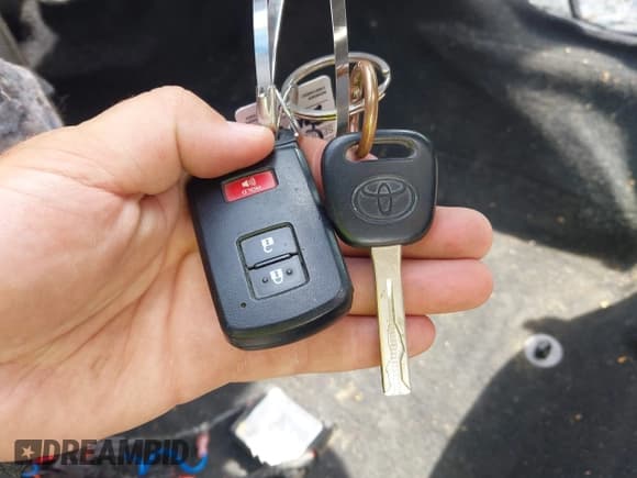 ✅ 2017 Toyota Tacoma SR5 • VIN: 5TFCZ5AN4HX065947 • Lot: 42017419. Listed on IAAI with Not provided. Free auction sales archive from the USA and detailed vehicle history report at DreamBid. Image 11.