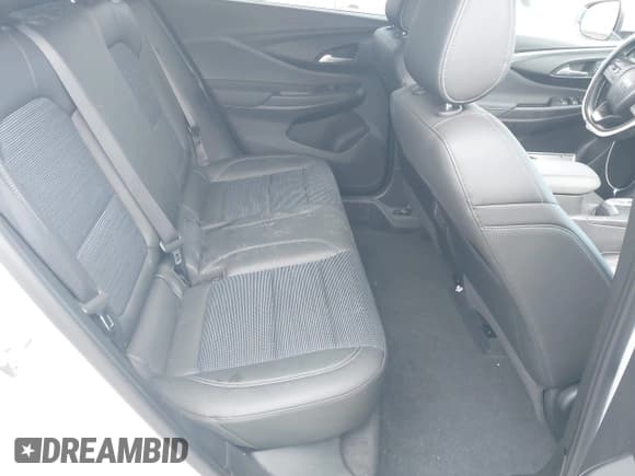 ✅ 2024 Buick Envista Preferred • VIN: KL47LAE20RB207859 • Lot: 42483207. Wystawiony na IAAI z przebiegiem 34 611 mil. Bezpłatny archiwum sprzedaży aukcyjnych z USA i szczegółowy raport historii pojazdu na DreamBid. Zdjęcie 8.