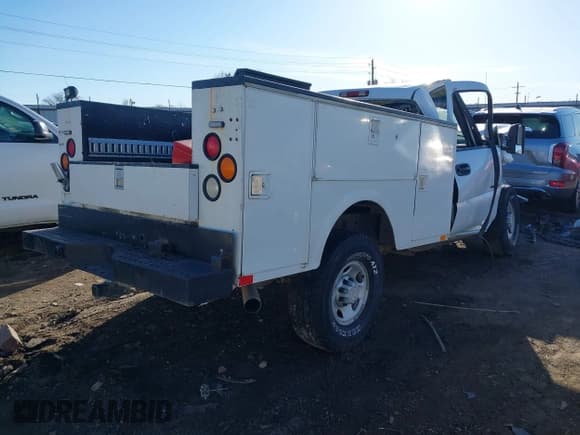✅ 2007 Chevrolet Silverado 2500HD Work Truck • VIN: 1GBHC24UX7E175702 • Lot: 41722722. Wystawiony na IAAI z przebiegiem 160 219 mil. Bezpłatny archiwum sprzedaży aukcyjnych z USA i szczegółowy raport historii pojazdu na DreamBid. Zdjęcie 4.