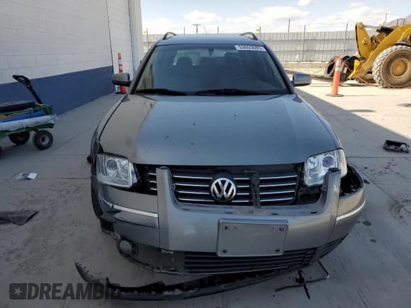 ✅ 2002 Volkswagen Passat GLX • VIN: WVWWH63B92E210329 • Lot: 53953085. Wystawiony na Copart z przebiegiem 122 795 mil. Bezpłatny archiwum sprzedaży aukcyjnych z USA i szczegółowy raport historii pojazdu na DreamBid. Zdjęcie 5.