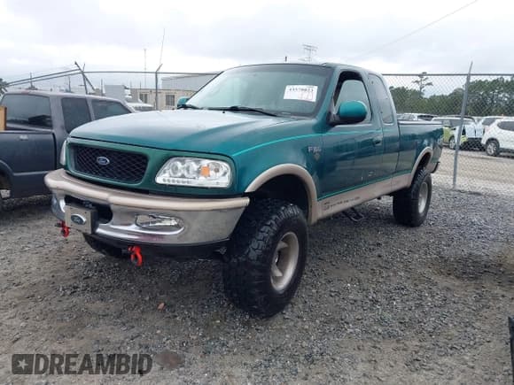 ✅ 1997 Ford F-150 XL • VIN: 1FTEX18L2VND33137 • Lot: 43578023. Wystawiony na IAAI z przebiegiem 148 923 mil. Bezpłatny archiwum sprzedaży aukcyjnych z USA i szczegółowy raport historii pojazdu na DreamBid. Zdjęcie 2.