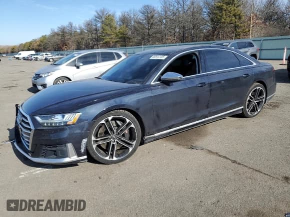 ✅ 2021 Audi S8 • VIN: WAU8SAF85MN022517 • Lot: 88544105. Wystawiony na Copart z przebiegiem 62 112 mil. Bezpłatny archiwum sprzedaży aukcyjnych z USA i szczegółowy raport historii pojazdu na DreamBid. Zdjęcie 1.