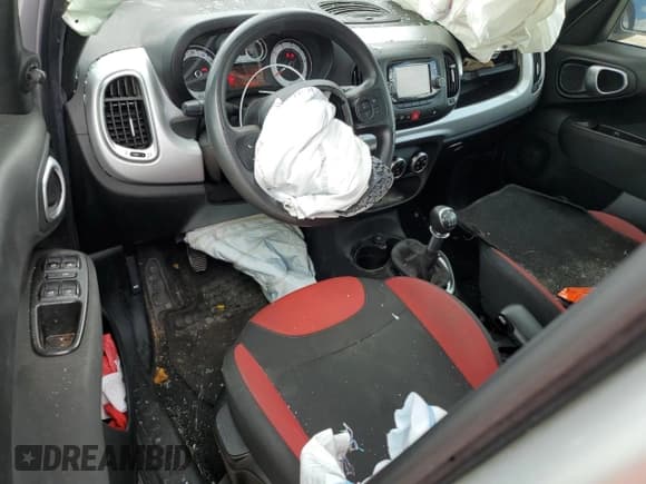 ✅ 2015 FIAT 500L Pop • VIN: ZFBCFAAHXFZ035108 • Lot: 55870115. Listed on Copart with 122,300 mi. Free auction sales archive from the USA and detailed vehicle history report at DreamBid. Image 8.