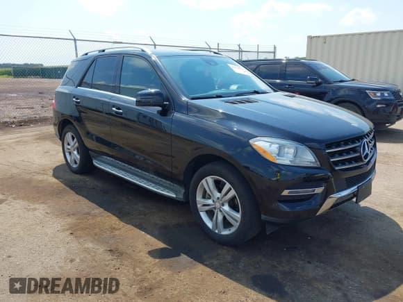 ✅ 2015 Mercedes-Benz M 350 • VIN: 4JGDA5HB6FA499290 • Lot: 42994374. Wystawiony na IAAI z przebiegiem 124 402 mil. Bezpłatny archiwum sprzedaży aukcyjnych z USA i szczegółowy raport historii pojazdu na DreamBid. Zdjęcie 1.