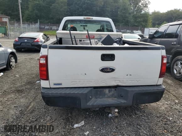✅ 2010 Ford F-250 • VIN: 1FTSX2AR5AEA67310 • Lot: 81464965. Listed on Copart with 320,545 mi. Free auction sales archive from the USA and detailed vehicle history report at DreamBid. Image 6.
