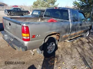 ✅ 2001 Chevrolet Silverado 1500 LS • VIN: 2GCEK19T811323494 • Lot: 43629031. Wystawiony na IAAI z przebiegiem Nie podano. Bezpłatny archiwum sprzedaży aukcyjnych z USA i szczegółowy raport historii pojazdu na DreamBid. Zdjęcie 4.