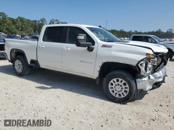 ✅ 2020 Chevrolet Silverado 2500HD LT • VIN: 1GC4YNEYXLF256203 • Lot: 87211805. Listed on Copart with 161,428 mi. Free auction sales archive from the USA and detailed vehicle history report at DreamBid. Image 4.