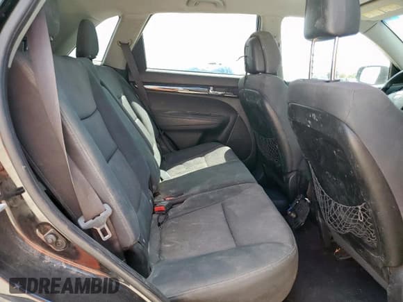 ✅ 2013 Kia Sorento LX • VIN: 5XYKT4A29DG348533 • Lot: 82041505. Listed on Copart with 275,509 mi. Free auction sales archive from the USA and detailed vehicle history report at DreamBid. Image 11.