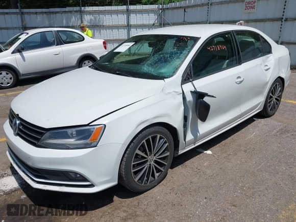 ✅ 2015 Volkswagen Jetta SE • VIN: 3VWD17AJ0FM400268 • Lot: 42718964. Listed on IAAI with 102,259 mi. Free auction sales archive from the USA and detailed vehicle history report at DreamBid. Image 2.