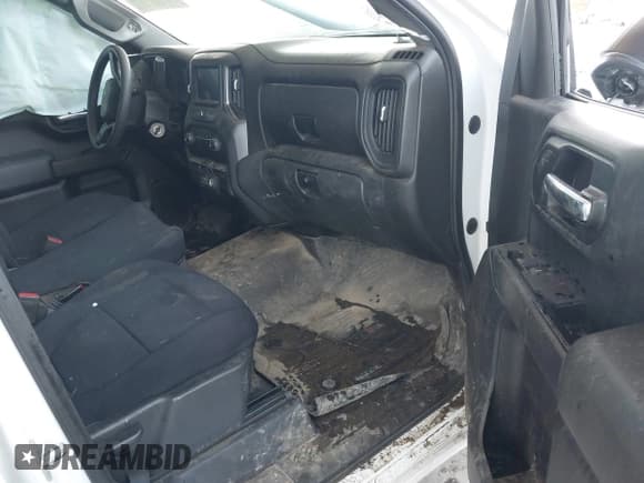 ✅ 2021 Chevrolet Silverado 1500 Work Truck • VIN: 1GCRWAEH1MZ413332 • Lot: 43560933. Wystawiony na IAAI z przebiegiem 87 998 mil. Bezpłatny archiwum sprzedaży aukcyjnych z USA i szczegółowy raport historii pojazdu na DreamBid. Zdjęcie 5.