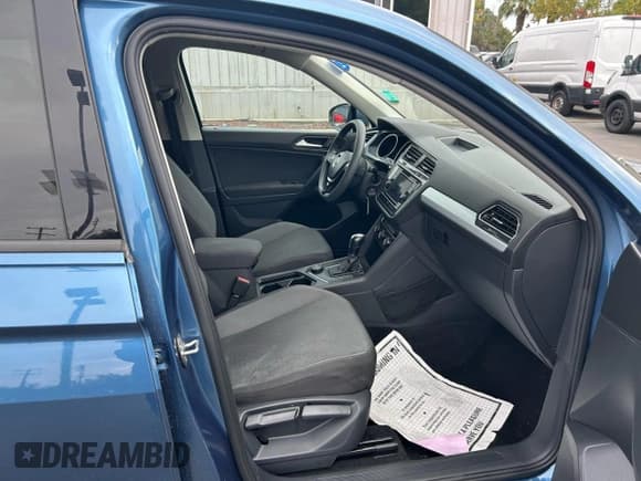 ✅ 2019 Volkswagen Tiguan S • VIN: 3VV0B7AX2KM117496 • Lot: 89914455. Listed on Copart with 52,445 mi. Free auction sales archive from the USA and detailed vehicle history report at DreamBid. Image 5.