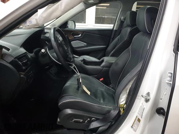 ✅ 2022 Acura RDX Advance • VIN: 5J8TC2H79NL007022 • Lot: 47365055. Wystawiony na Copart z przebiegiem 28 921 mil. Bezpłatny archiwum sprzedaży aukcyjnych z USA i szczegółowy raport historii pojazdu na DreamBid. Zdjęcie 7.