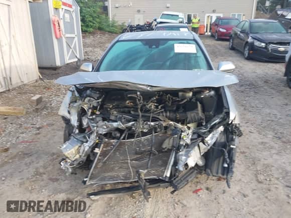 2020 Toyota Camry Hybrid LE z VIN 4T1C31AK0LU524185, wystawiony jako IAAI lot #43334178 z przebiegiem 241 680 mil mil oraz . Historia ofert i sprzedaży dostępna na DreamBid. Obrazek 12.