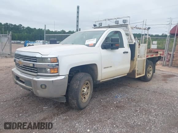 ✅ 2015 Chevrolet Silverado 2500HD Work Truck • VIN: 1GB0CUEG7FZ539406 • Лот: 42853047. Опубликован ранее на IAAI с пробегом 221 390 миль. Бесплатный доступ к архиву аукционных продаж из США и подробный отчёт об истории автомобиля на DreamBid. Изображение 2.
