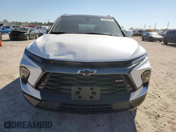 2023 Chevrolet Blazer RS z VIN 3GNKBERS4PS190917, wystawiony jako Copart lot #73295294 z przebiegiem 18 193 mil mil oraz Czysty tytuł • Clean title. Historia ofert i sprzedaży dostępna na DreamBid. Obrazek 5.