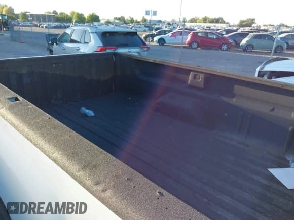 ✅ 2007 Chevrolet Silverado 1500 Work Truck • VIN: 1GCEC14C97E574763 • Лот: 42963586. Опубликован ранее на IAAI с пробегом 166 098 миль. Бесплатный доступ к архиву аукционных продаж из США и подробный отчёт об истории автомобиля на DreamBid. Изображение 8.