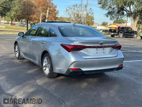 ✅ 2020 Toyota Avalon Hybrid XLE • VIN: 4T1A21FBXLU016423 • Лот: 88176295. Опубликован ранее на Copart с пробегом 25 476 миль. Бесплатный доступ к архиву аукционных продаж из США и подробный отчёт об истории автомобиля на DreamBid. Изображение 3.