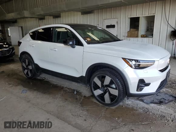 ✅ 2023 Volvo C40 Ultimate • VIN: YV4ED3GM9P2061525 • Лот: 65068075. Опубликован ранее на Copart с пробегом 102 773 миль. Бесплатный доступ к архиву аукционных продаж из США и подробный отчёт об истории автомобиля на DreamBid. Изображение 4.