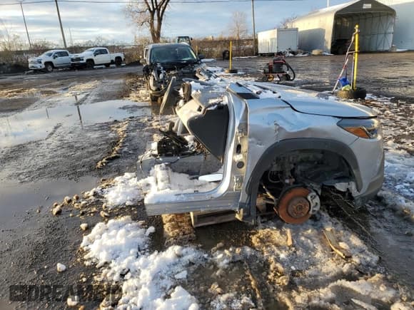 ✅ 2023 Toyota Corolla Cross L • VIN: 7MUAAAAG0PV064006 • Lot: 91984485. Wystawiony na Copart z przebiegiem Nie podano. Bezpłatny archiwum sprzedaży aukcyjnych z USA i szczegółowy raport historii pojazdu na DreamBid. Zdjęcie 3.