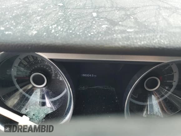 ✅ 2013 Ford Mustang Premium • VIN: 1ZVBP8EM1D5216346 • Lot: 70202185. Wystawiony na Copart z przebiegiem 66 324 mil. Bezpłatny archiwum sprzedaży aukcyjnych z USA i szczegółowy raport historii pojazdu na DreamBid. Zdjęcie 9.