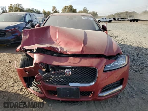 ✅ 2016 Jaguar XF 35t Premium • VIN: SAJBJ4BV4GCY16693 • Lot: 78199124. Wystawiony na Copart z przebiegiem 68 565 mil. Bezpłatny archiwum sprzedaży aukcyjnych z USA i szczegółowy raport historii pojazdu na DreamBid. Zdjęcie 5.