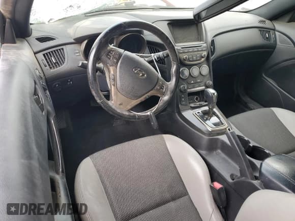 ✅ 2013 Hyundai Genesis Coupe R-Spec • VIN: KMHHT6KDXDU097201 • Lot: 45058165. Wystawiony na Copart z przebiegiem Nie podano. Bezpłatny archiwum sprzedaży aukcyjnych z USA i szczegółowy raport historii pojazdu na DreamBid. Zdjęcie 8.