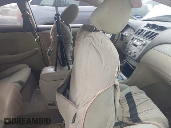 ✅ 2004 Toyota Solara SE • VIN: 4T1CA38P24U019382 • Lot: 42829224. Listed on IAAI with 193,007 mi. Free auction sales archive from the USA and detailed vehicle history report at DreamBid. Image 5.