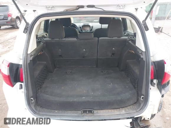 ✅ 2016 Ford C-Max SE • VIN: 1FADP5AU8GL109915 • Lot: 43755027. Wystawiony na IAAI z przebiegiem 167 171 mil. Bezpłatny archiwum sprzedaży aukcyjnych z USA i szczegółowy raport historii pojazdu na DreamBid. Zdjęcie 17.