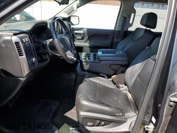 ✅ 2018 Chevrolet Silverado 1500 LT • VIN: 1GCPCREC2JF167990 • Lot: 84015985. Wystawiony na Copart z przebiegiem 118 826 mil. Bezpłatny archiwum sprzedaży aukcyjnych z USA i szczegółowy raport historii pojazdu na DreamBid. Zdjęcie 7.