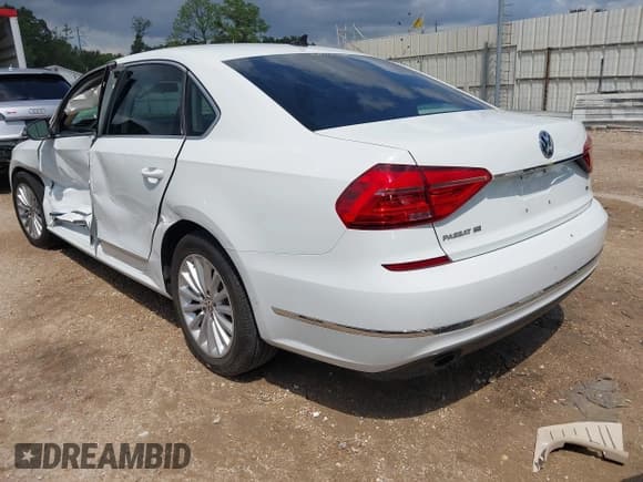 ✅ 2016 Volkswagen Passat SE • VIN: 1VWBS7A36GC049178 • Лот: 43098027. Опубликован ранее на IAAI с пробегом 94 872 миль. Бесплатный доступ к архиву аукционных продаж из США и подробный отчёт об истории автомобиля на DreamBid. Изображение 3.