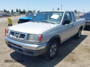 ✅ 1998 Nissan Frontier XE • VIN: 1N6DD26S8WC355853 • Лот: 42581457. Опубликован ранее на IAAI с пробегом 303 045 миль. Бесплатный доступ к архиву аукционных продаж из США и подробный отчёт об истории автомобиля на DreamBid. Изображение 2.