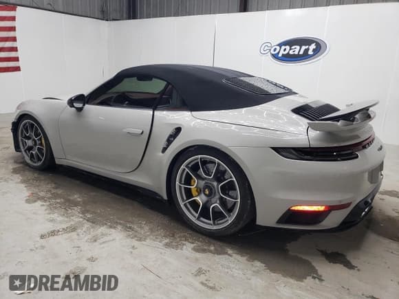 ✅ 2021 Porsche 911 Turbo S • VIN: WP0CD2A92MS263918 • Lot: 80088025. Wystawiony na Copart z przebiegiem 8 246 mil. Bezpłatny archiwum sprzedaży aukcyjnych z USA i szczegółowy raport historii pojazdu na DreamBid. Zdjęcie 2.