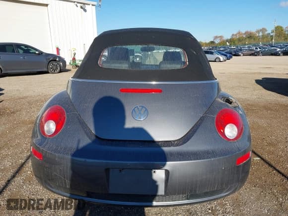 ✅ 2006 Volkswagen Beetle • VIN: 3VWRF31Y46M332134 • Лот: 43544817. Опубликован ранее на IAAI с пробегом 82 264 миль. Бесплатный доступ к архиву аукционных продаж из США и подробный отчёт об истории автомобиля на DreamBid. Изображение 17.