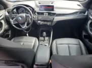 ✅ 2021 BMW X1 xDrive28i • VIN: WBXJG9C0XM5U47141 • Lot: 60645865. Wystawiony na Copart z przebiegiem 56 106 mil. Bezpłatny archiwum sprzedaży aukcyjnych z USA i szczegółowy raport historii pojazdu na DreamBid. Zdjęcie 8.