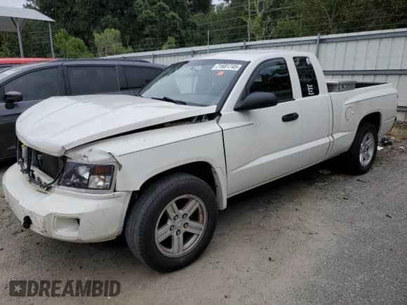 2009 Dodge Dakota Bighorn/Lonestar z VIN 1D7HE32K09S807503, wystawiony jako Copart lot #71681745 z przebiegiem 83 744 mil mil oraz Szkoda całkowita • Salvage title. Historia ofert i sprzedaży dostępna na DreamBid. Obrazek 1.