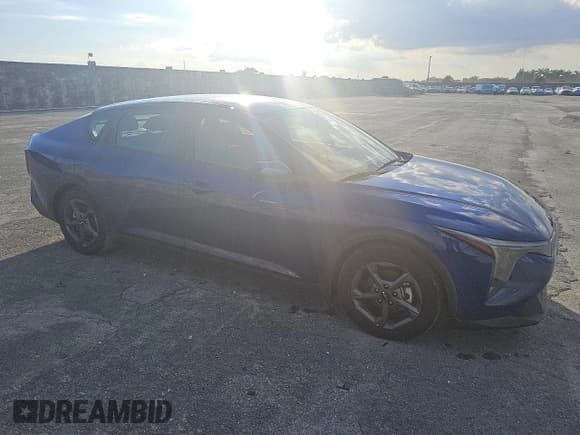 ✅ 2025 Kia K4 LXS • VIN: 3KPFT4DE1SE060037 • Lot: 92843675. Wystawiony na Copart z przebiegiem 13 833 mil. Bezpłatny archiwum sprzedaży aukcyjnych z USA i szczegółowy raport historii pojazdu na DreamBid. Zdjęcie 4.