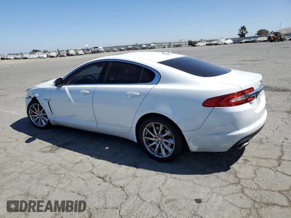 ✅ 2014 Jaguar XF T • VIN: SAJWA0ES2EPU24152 • Lot: 70907305. Wystawiony na Copart z przebiegiem 149 159 mil. Bezpłatny archiwum sprzedaży aukcyjnych z USA i szczegółowy raport historii pojazdu na DreamBid. Zdjęcie 2.