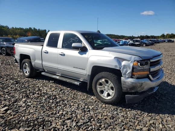 ✅ 2017 Chevrolet Silverado 1500 LT • VIN: 1GCVKREC5HZ237355 • Lot: 82060245. Wystawiony na Copart z przebiegiem 147 944 mil. Bezpłatny archiwum sprzedaży aukcyjnych z USA i szczegółowy raport historii pojazdu na DreamBid. Zdjęcie 4.