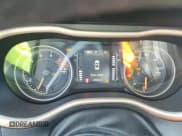 ✅ 2018 Jeep Cherokee Latitude • VIN: 1C4PJLCXXJD596816 • Лот: 63656405. Опубликован ранее на Copart с пробегом 47 032 миль. Бесплатный доступ к архиву аукционных продаж из США и подробный отчёт об истории автомобиля на DreamBid. Изображение 9.